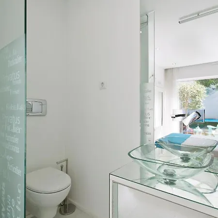 Glamours Beach House - Near Oporto City Villa *