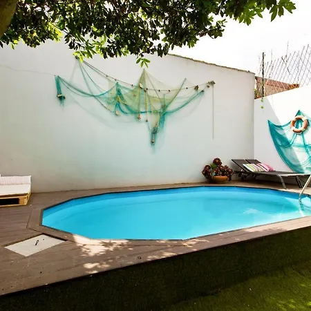Glamours Beach House - Near Oporto City *