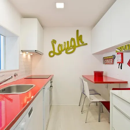 Glamours Beach House - Near Oporto City Villa Árvore