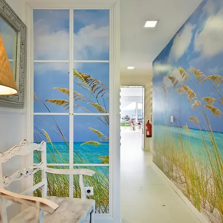 Glamours Beach House - Near Oporto City Villa *
