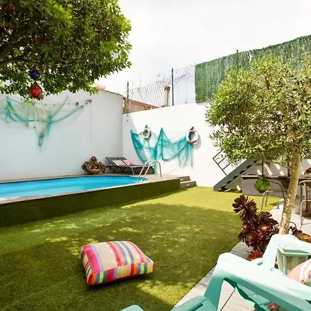 Glamours Beach House - Near Oporto City Villa *
