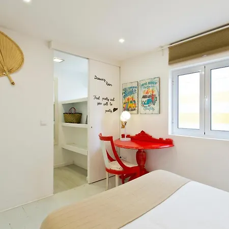 Glamours Beach House - Near Oporto City Árvore