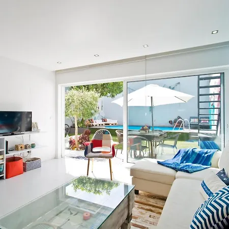 Villa Glamours Beach House - Near Oporto City *