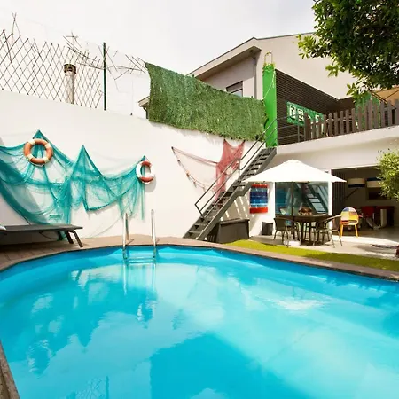 Villa Glamours Beach House - Near Oporto City Árvore