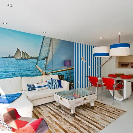 Glamours Beach House - Near Oporto City Villa