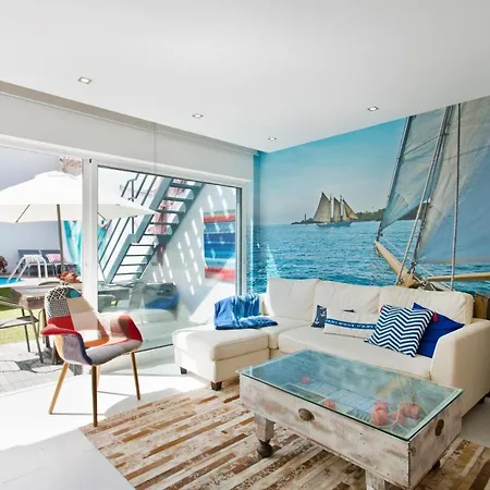 Glamours Beach House - Near Oporto City