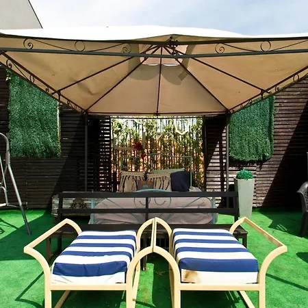 Glamours Beach House - Near Oporto City